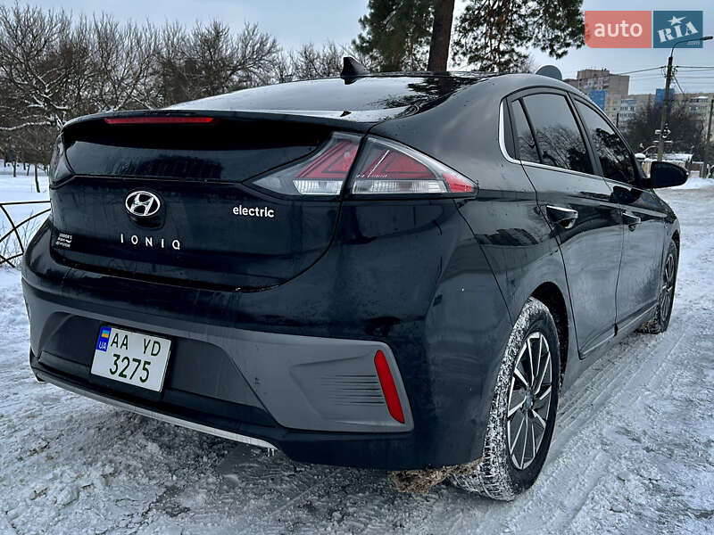 Лифтбек Hyundai Ioniq 2020 в Киеве
