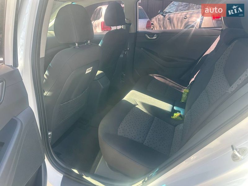 Хэтчбек Hyundai Ioniq 2017 в Одессе