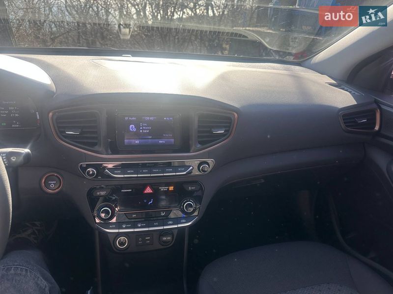 Хэтчбек Hyundai Ioniq 2017 в Одессе