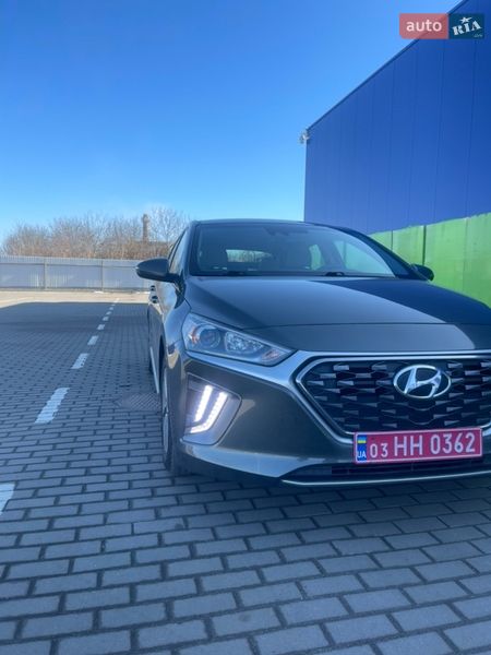 Лифтбек Hyundai Ioniq 2021 в Киеве