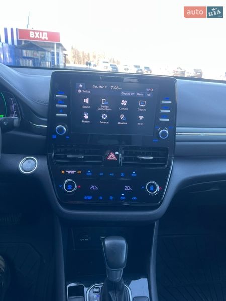 Лифтбек Hyundai Ioniq 2021 в Киеве
