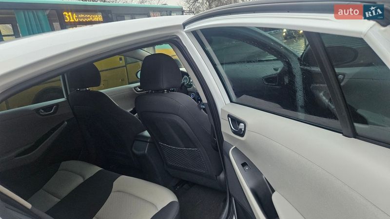 Хэтчбек Hyundai Ioniq 2018 в Борисполе