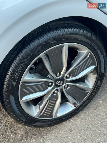 Хэтчбек Hyundai Ioniq 2018 в Одессе