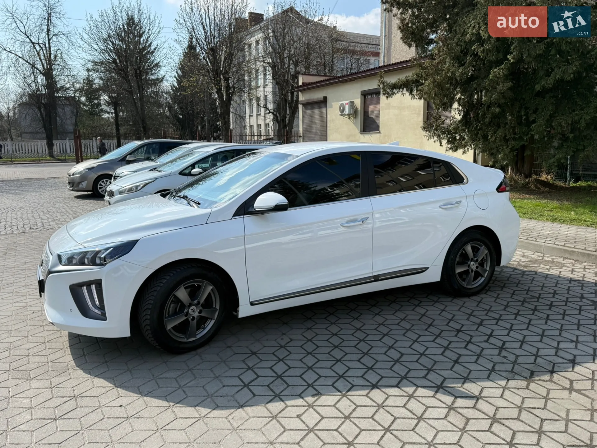 2021 Hyundai IONIQ - фото 1