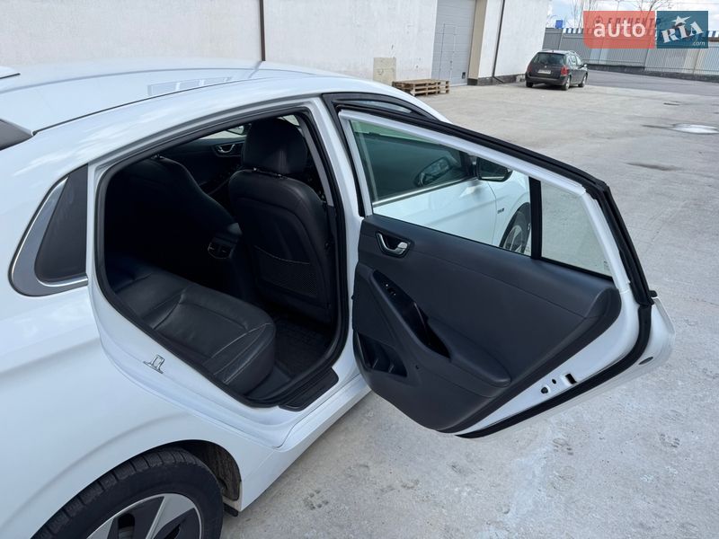 Хэтчбек Hyundai Ioniq 2017 в Виннице фото 30 Хэтчбек Hyundai Ioniq 2017 в Виннице