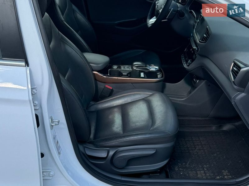 Хэтчбек Hyundai Ioniq 2017 в Виннице фото 39 Хэтчбек Hyundai Ioniq 2017 в Виннице