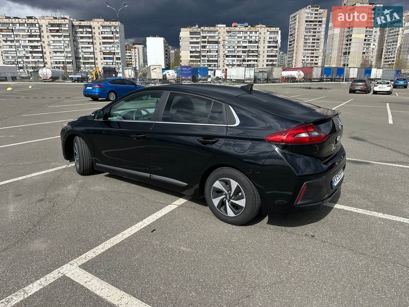 Хэтчбек Hyundai Ioniq 2017 в Киеве