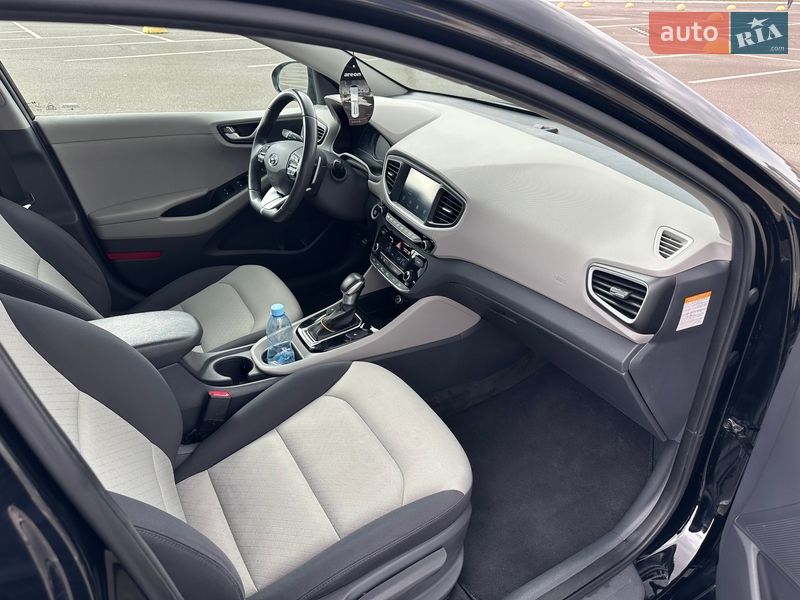 Хэтчбек Hyundai Ioniq 2017 в Киеве