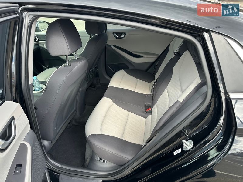 Хэтчбек Hyundai Ioniq 2017 в Киеве