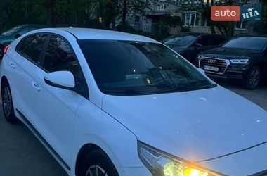 Лифтбек Hyundai Ioniq 2021 в Киеве