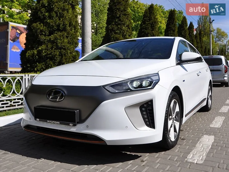 Hyundai Ioniq 2018 VIN KMHC851HFJU037787 фото оголошення 2 з 70
