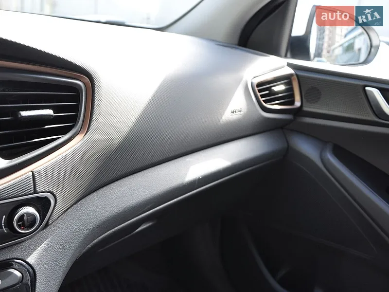Hyundai Ioniq 2018 VIN KMHC851HFJU037787 фото оголошення 38 з 70