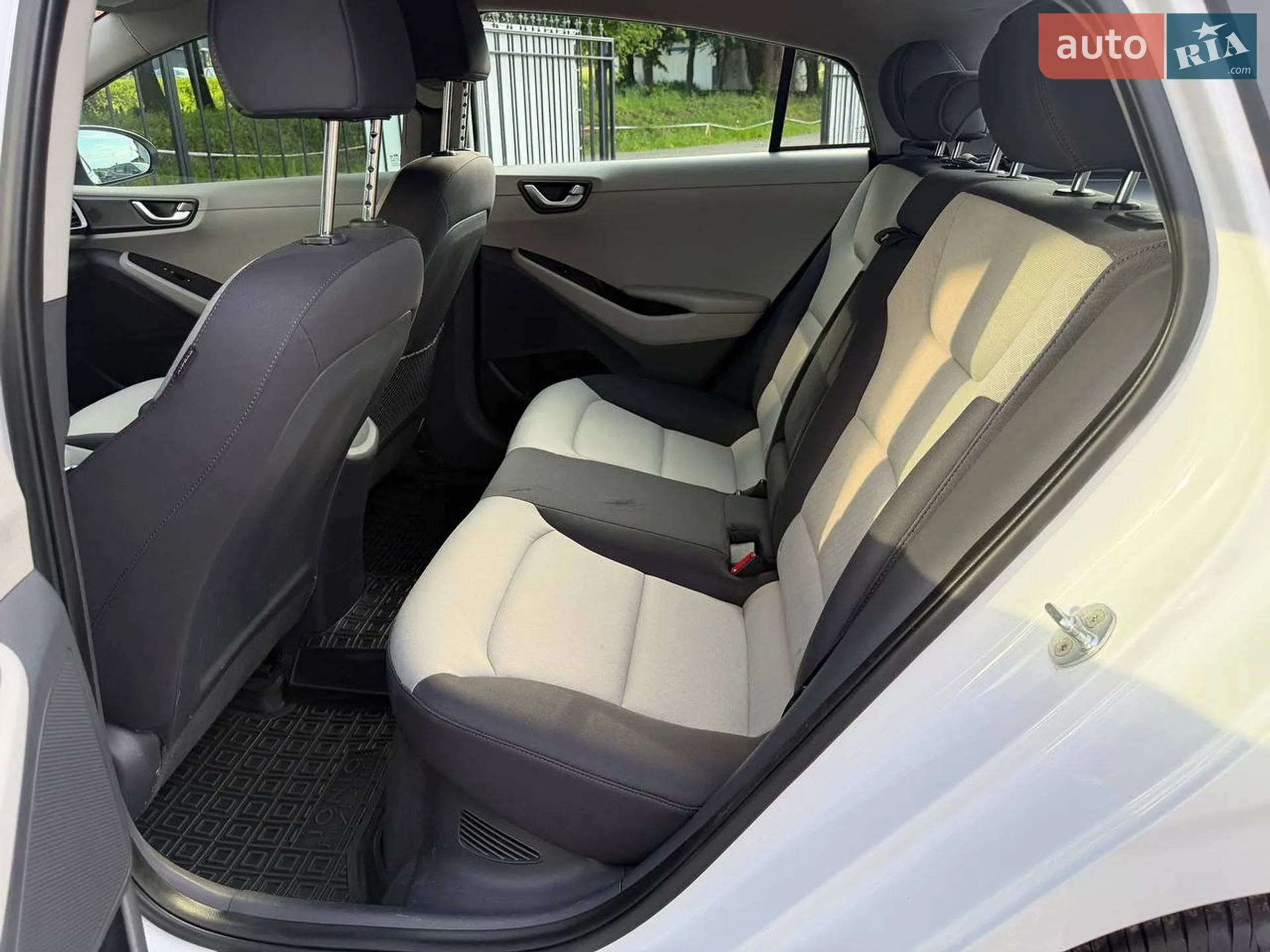 2017 Hyundai IONIQ - мініатюра 28