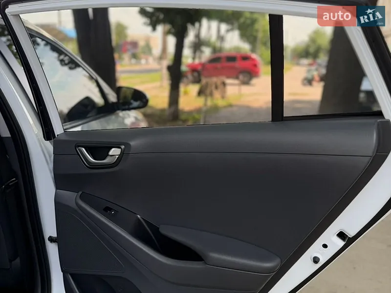 Hyundai Ioniq 2019 VIN KMHC751HFKU044416 фото оголошення 18 з 145