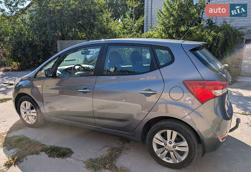 Хетчбек Hyundai ix20 2015 в Києві