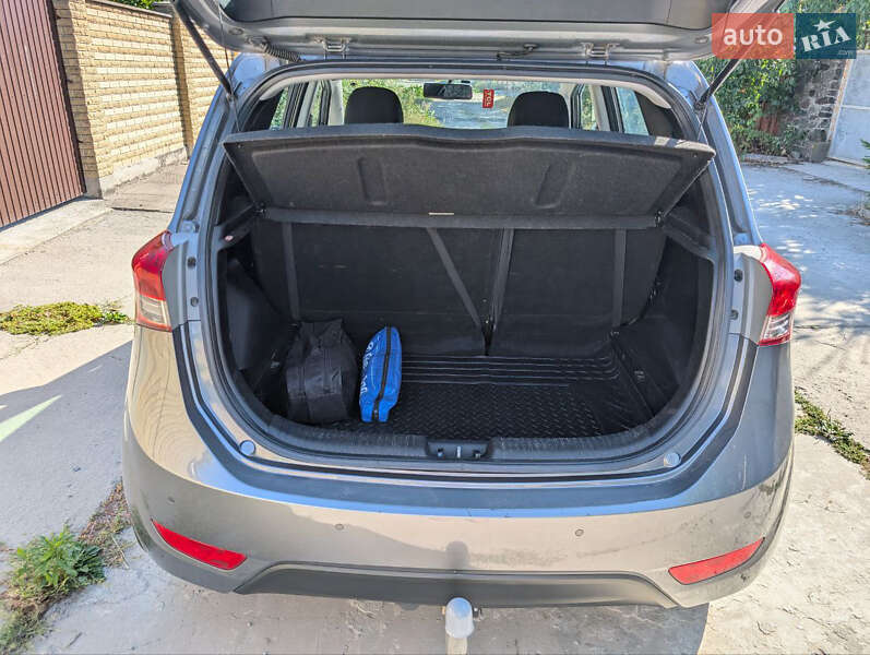 Хетчбек Hyundai ix20 2015 в Києві