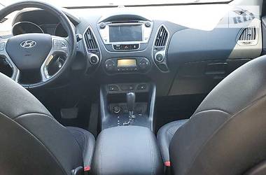 Позашляховик / Кросовер Hyundai ix35 2011 в 