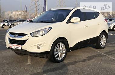 Позашляховик / Кросовер Hyundai ix35 2011 в 