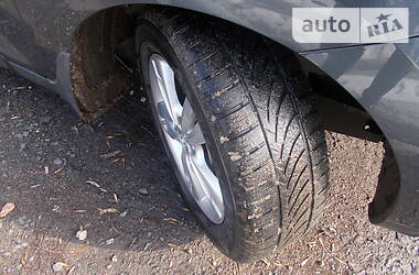 Позашляховик / Кросовер Hyundai ix35 2011 в 