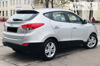 Позашляховик / Кросовер Hyundai ix35 2012 в 
