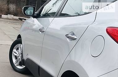 Позашляховик / Кросовер Hyundai ix35 2012 в 
