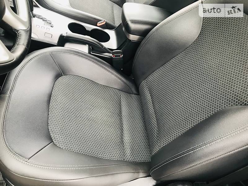 Внедорожник / Кроссовер Hyundai ix35 2012 в Каменском