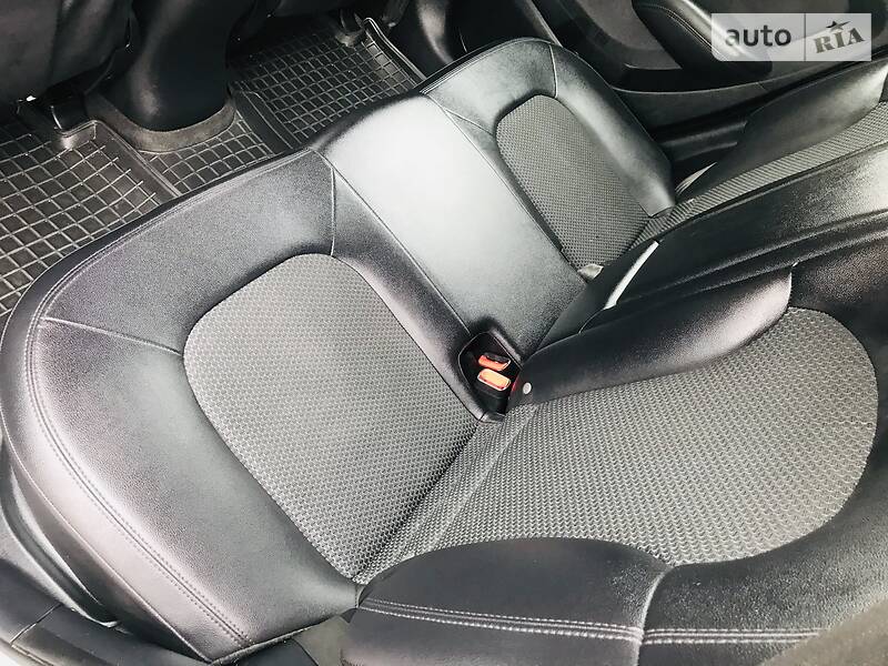 Внедорожник / Кроссовер Hyundai ix35 2012 в Каменском