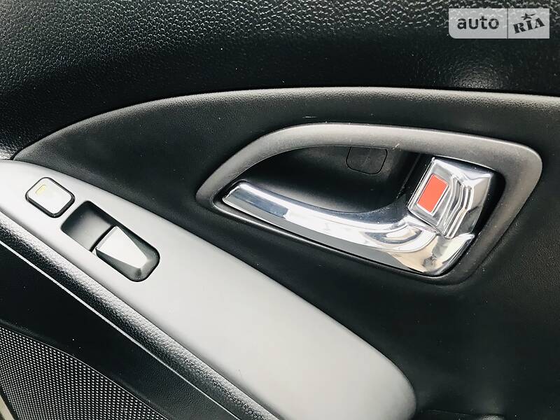 Внедорожник / Кроссовер Hyundai ix35 2012 в Каменском