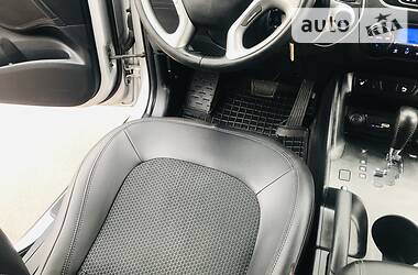 Позашляховик / Кросовер Hyundai ix35 2012 в 