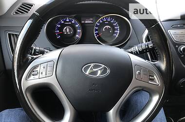 Позашляховик / Кросовер Hyundai ix35 2011 в 