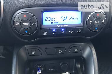 Позашляховик / Кросовер Hyundai ix35 2011 в 