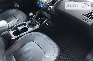 Позашляховик / Кросовер Hyundai ix35 2011 в 