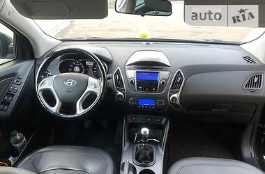 Позашляховик / Кросовер Hyundai ix35 2011 в 