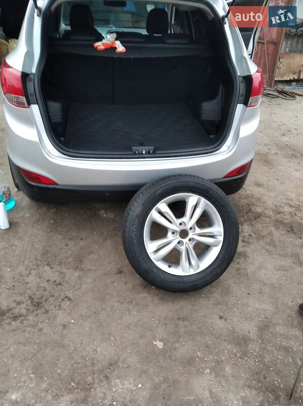 Внедорожник / Кроссовер Hyundai ix35 2011 в Кривом Озере
