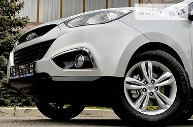 Позашляховик / Кросовер Hyundai ix35 2012 в 