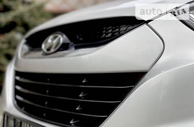 Позашляховик / Кросовер Hyundai ix35 2012 в 