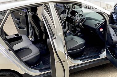 Позашляховик / Кросовер Hyundai ix35 2012 в 
