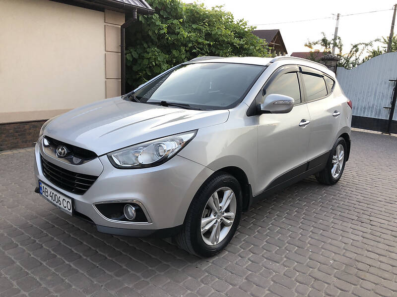 Внедорожник / Кроссовер Hyundai ix35 2010 в 