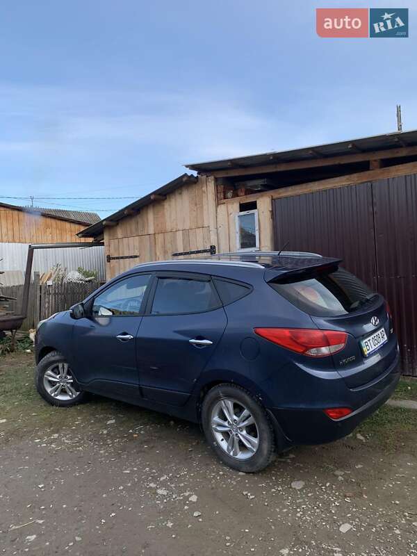 Внедорожник / Кроссовер Hyundai ix35 2010 в Путиле