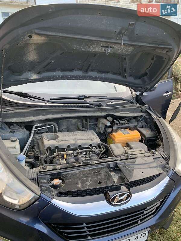 Позашляховик / Кросовер Hyundai ix35 2010 в Путилі