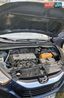 Внедорожник / Кроссовер Hyundai ix35 2010 в 