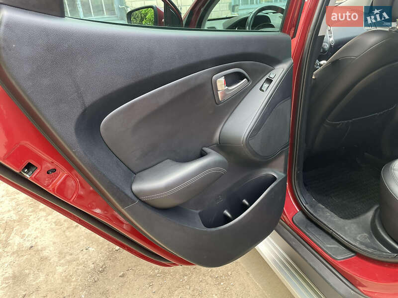 Внедорожник / Кроссовер Hyundai ix35 2010 в Золотоноше