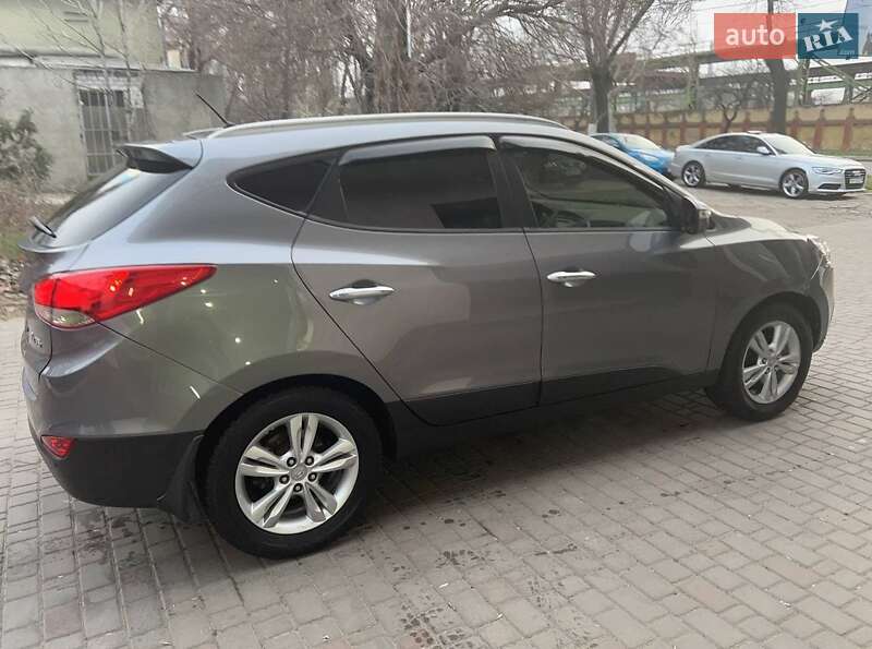 Позашляховик / Кросовер Hyundai ix35 2011 в Одесі