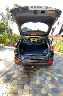 Внедорожник / Кроссовер Hyundai ix35 2011 в 