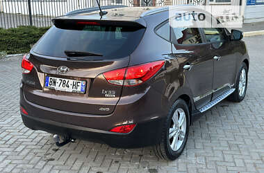 Внедорожник / Кроссовер Hyundai ix35 2011 в 