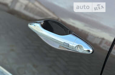 Внедорожник / Кроссовер Hyundai ix35 2011 в 