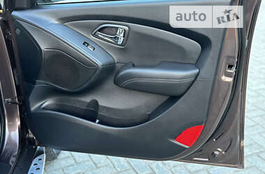 Внедорожник / Кроссовер Hyundai ix35 2011 в 