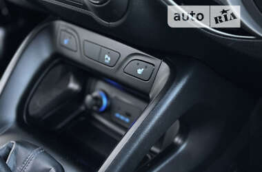 Внедорожник / Кроссовер Hyundai ix35 2011 в 