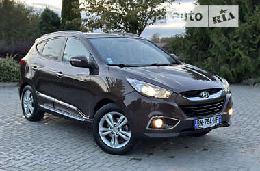 Внедорожник / Кроссовер Hyundai ix35 2011 в 