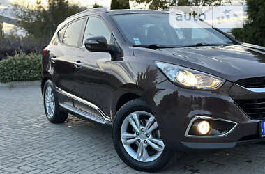 Внедорожник / Кроссовер Hyundai ix35 2011 в 